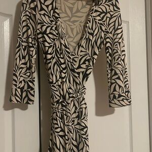 Diane Von Furstenberg Black and Cream Leaf Print Dress